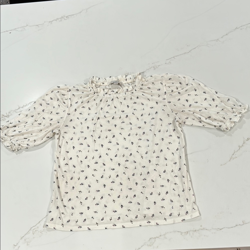 LOFT Outlet white and pink floral tulip/rose ruffle short sleeve shirt sz small